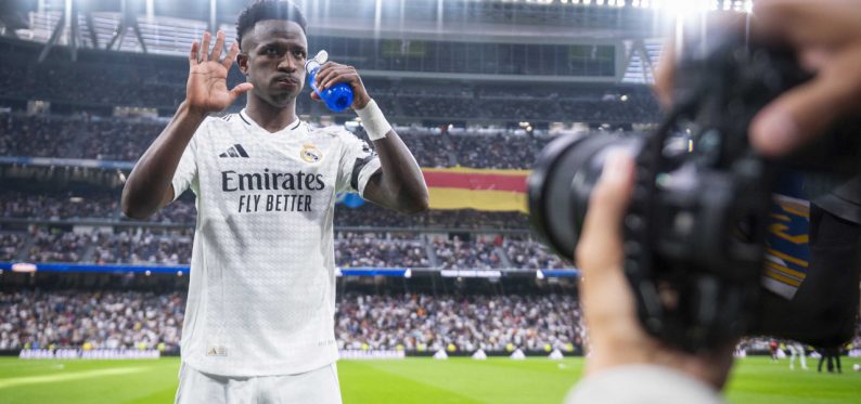 Futbolun Matematiğini Keşfedin: Sanal Maç ile Veri Odaklı Takım Karşılaştırma Teknolojisi